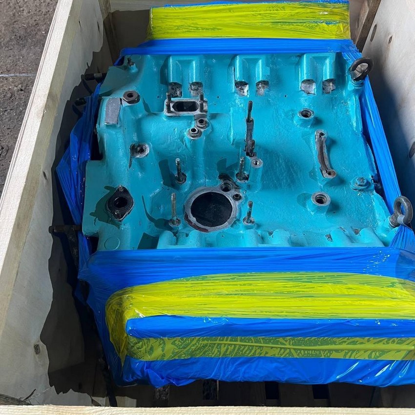 Diesel engine housing with crankshaft Kai-BF15V6 mobile power supply station with a capacity of 180-360 kW